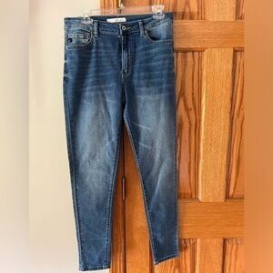 KanCan women’s skinny jeans, 11/29